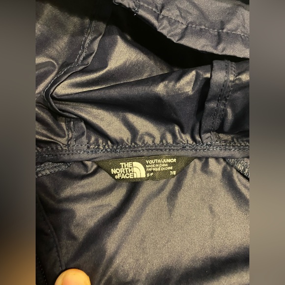The North Face- Packable Wind Jacket-size small-7/8 - Picture 7 of 8